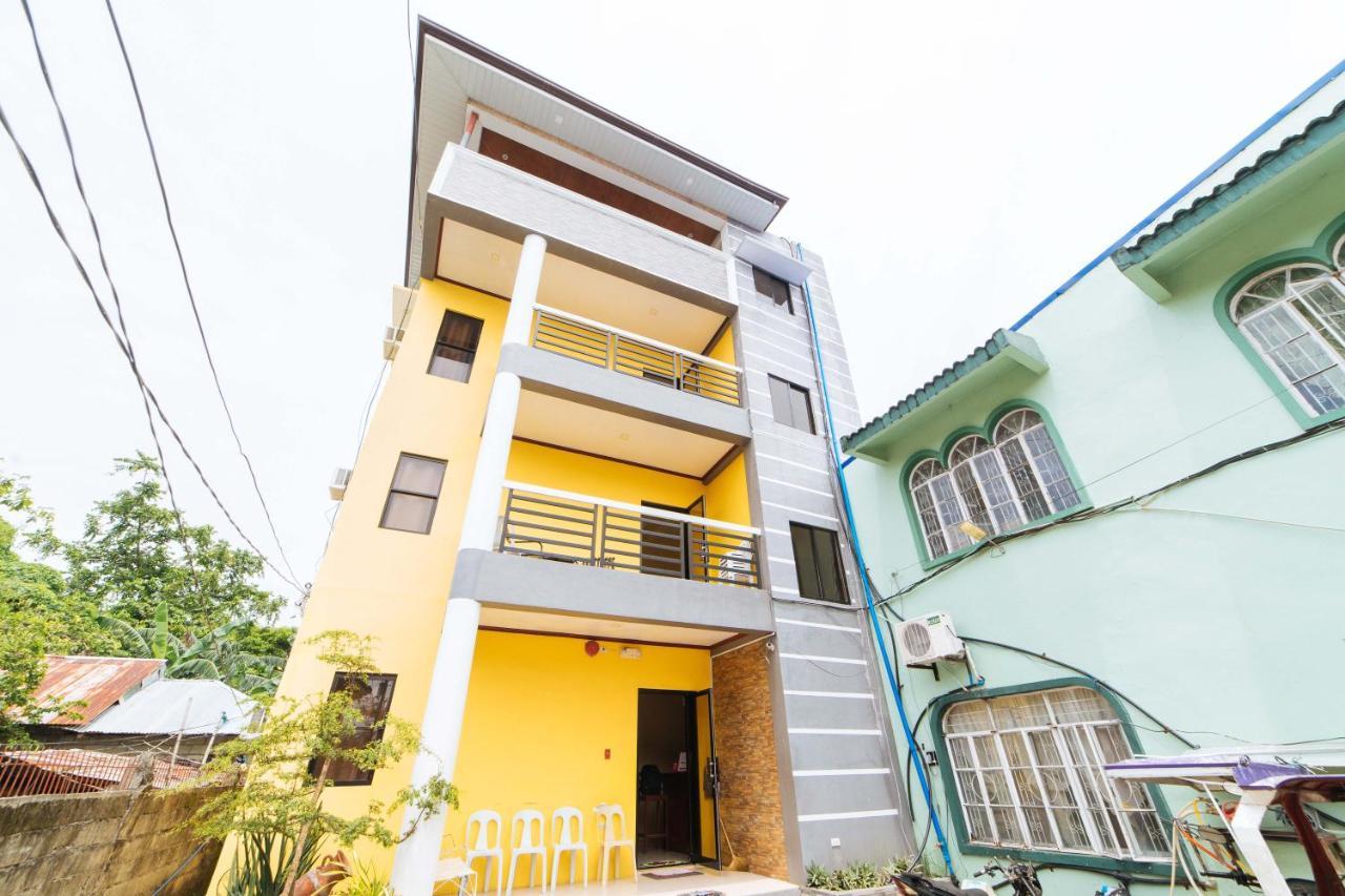 Hotel Reddoorz @ D Maagma Street Kalibo Exterior foto