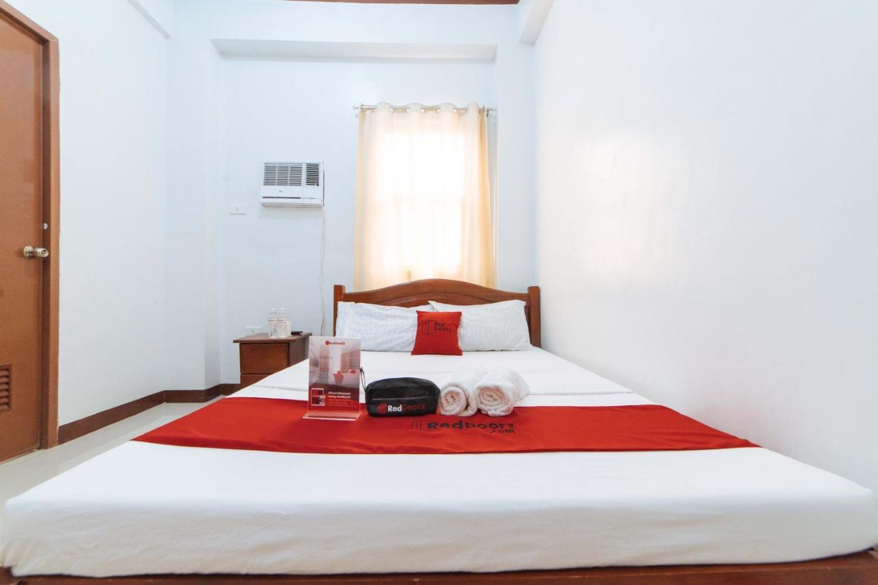 Hotel Reddoorz @ D Maagma Street Kalibo Exterior foto