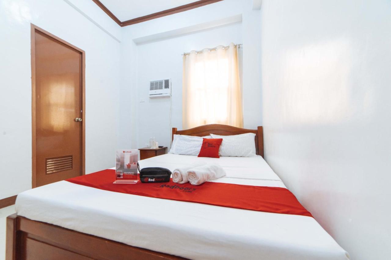 Hotel Reddoorz @ D Maagma Street Kalibo Exterior foto